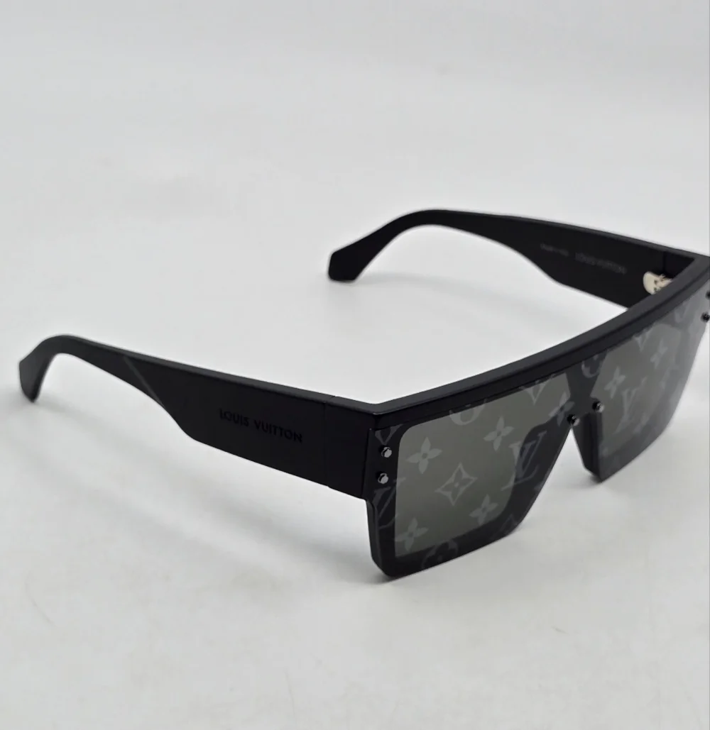 Louis Vuitton Waimea L Sunglasses